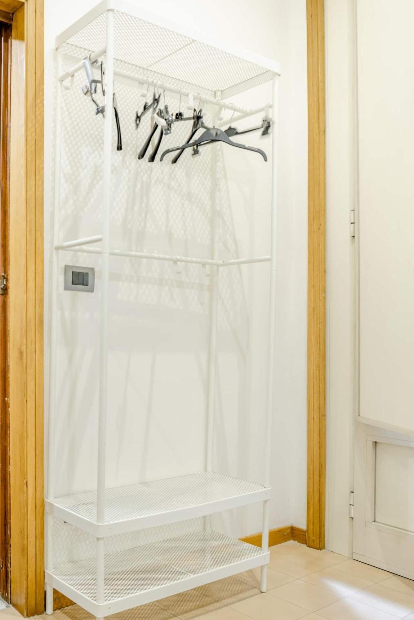 Inside Chiaia Rooms Наполи Екстериор снимка