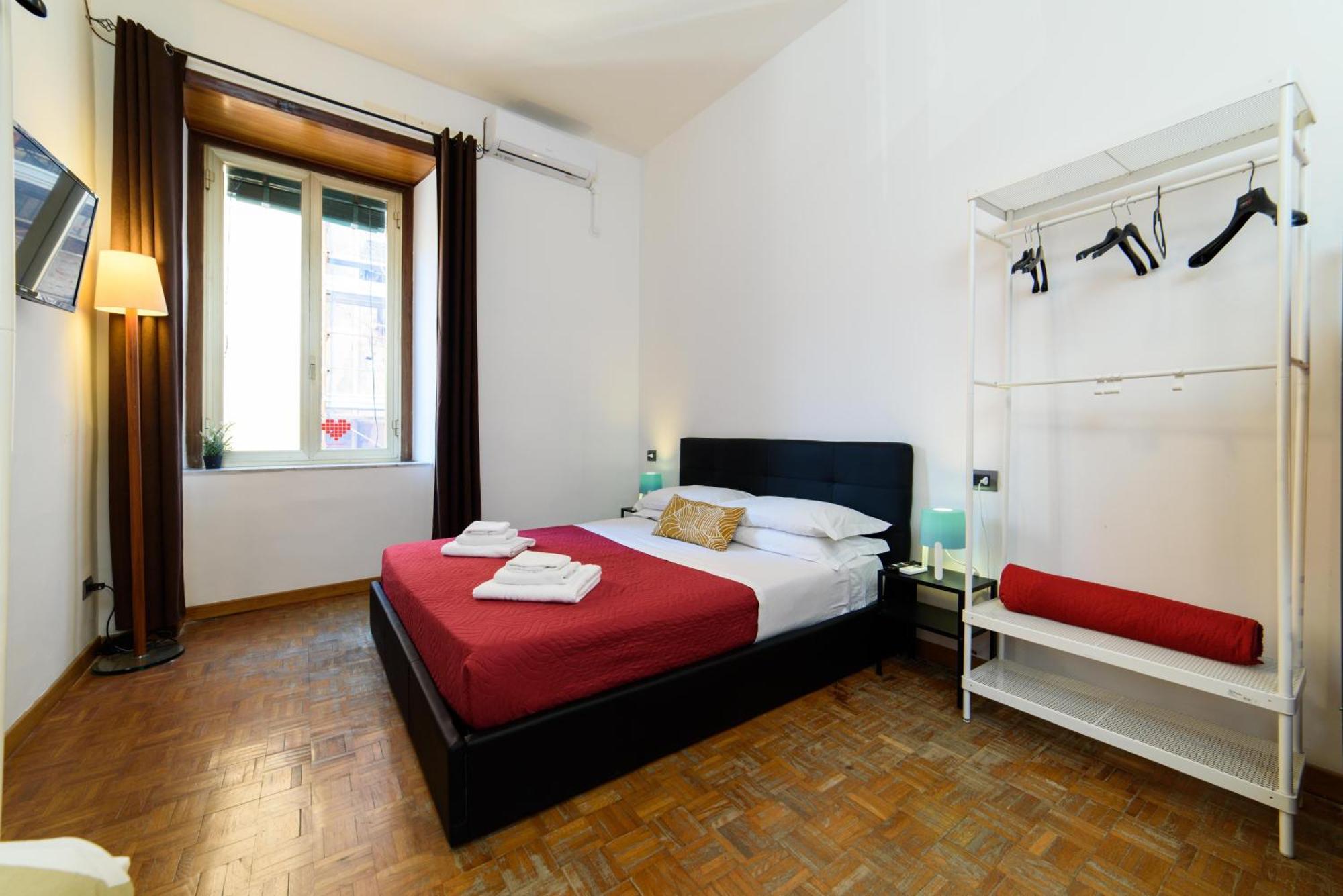Inside Chiaia Rooms Наполи Екстериор снимка