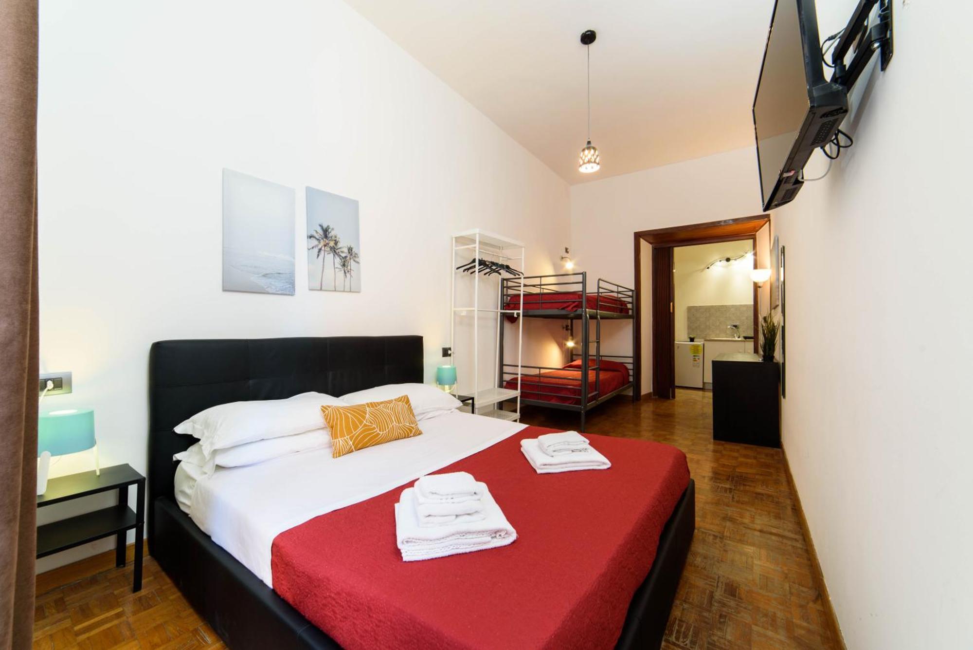 Inside Chiaia Rooms Наполи Екстериор снимка